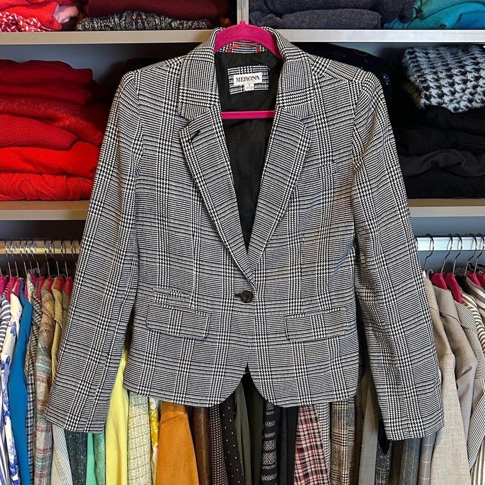 Merona black/white plaid 2 pocket one button closure tweed like blazer size 4
